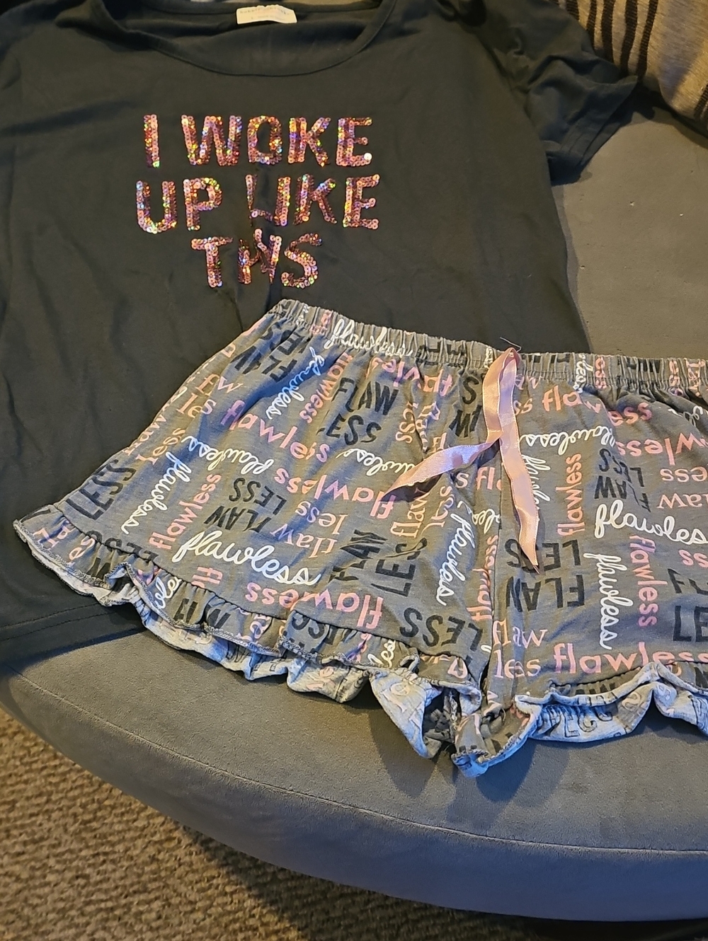 Bobbi Brown Gray Printed Flawless Skort with Pink Ribbon